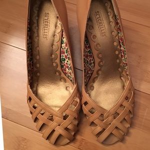 New Seychelles peep toe pump- tan- sz 7.5m